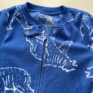 Carter's  2T - Fleece footed PJ with bear - VGUC